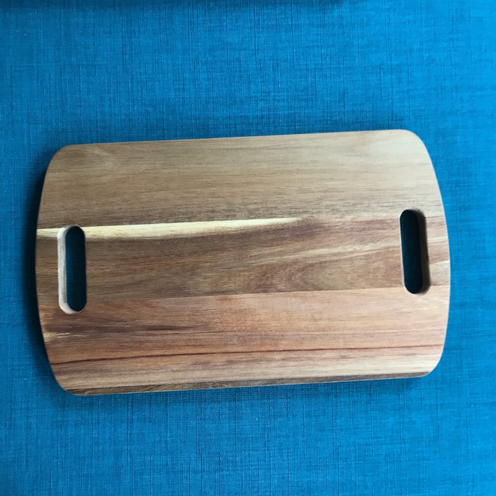 Beautiful acacia wood board- perfect for display or serving/ charcuterie